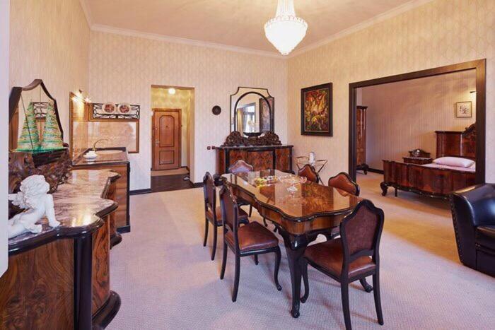 לבוב Exclusive Apartment On Shevchenko Avenue 10 מראה חיצוני תמונה